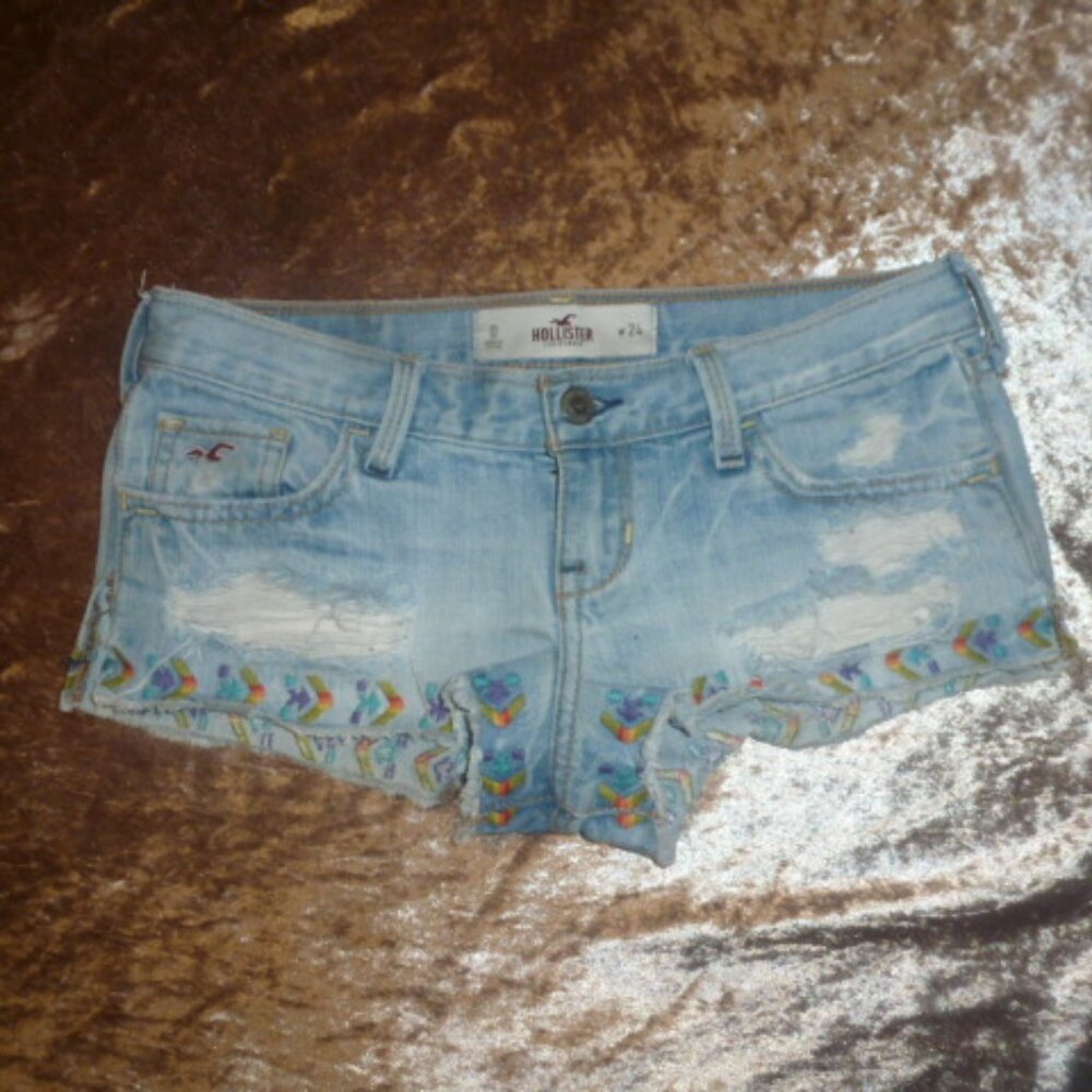 SEXY W 24 Hollister super shortw/ embroidery distressed  shorts